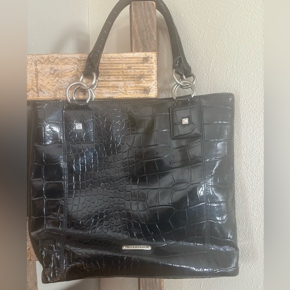 Liz Claiborne Handbags - Liz Claiborne Black Croc Embossed Tote shoulder bag